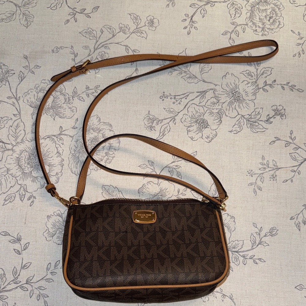 Michael Kors Classic Logo Crossbody Purse